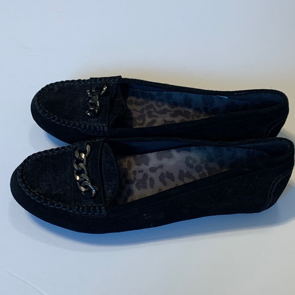 Vionic Women’s 8.5 Black Suede Chain Loafers - Picture 3 of 8